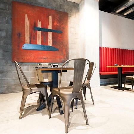 J24 Hotel Milano Esterno foto