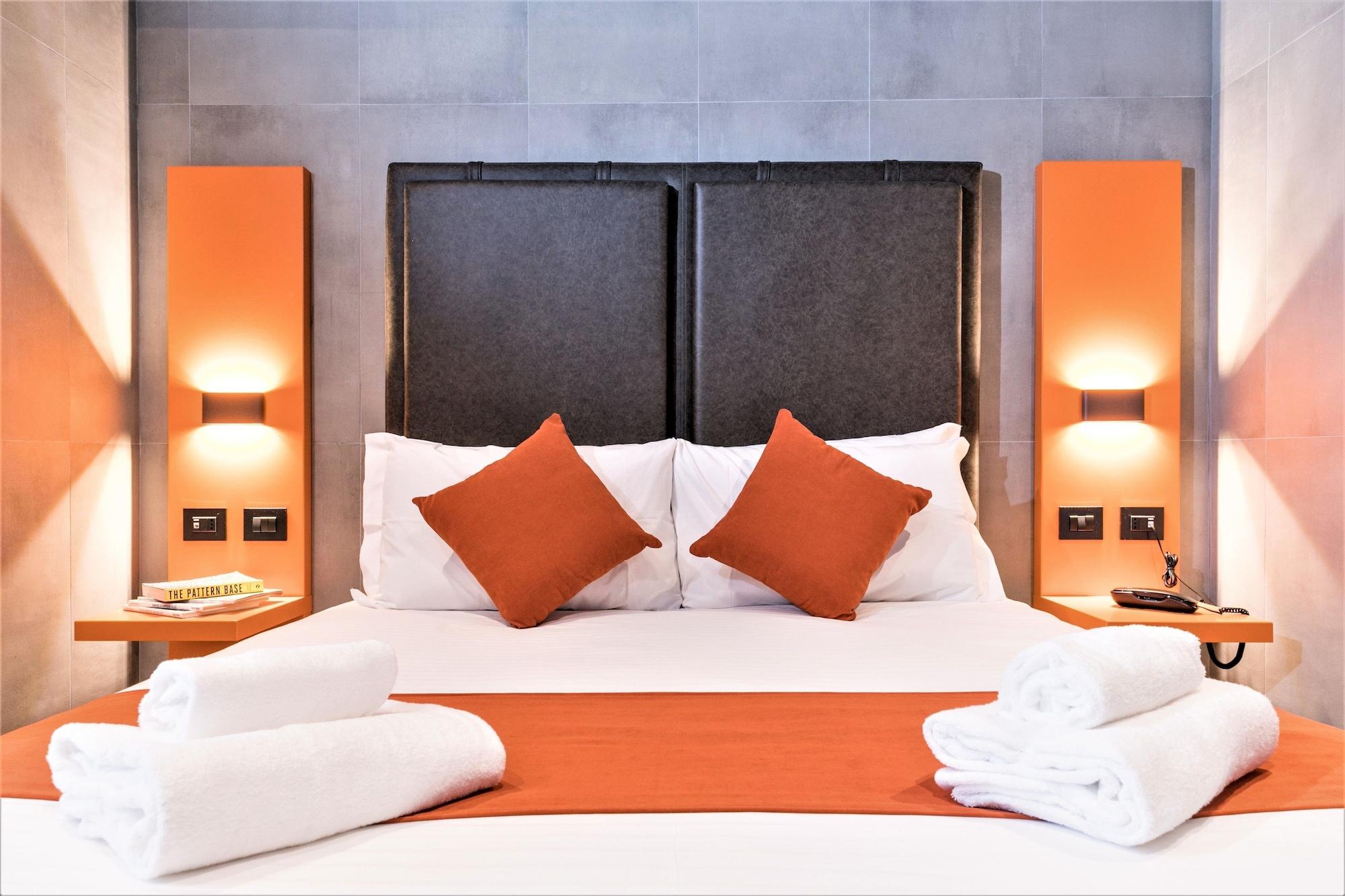 J24 Hotel Milano Esterno foto