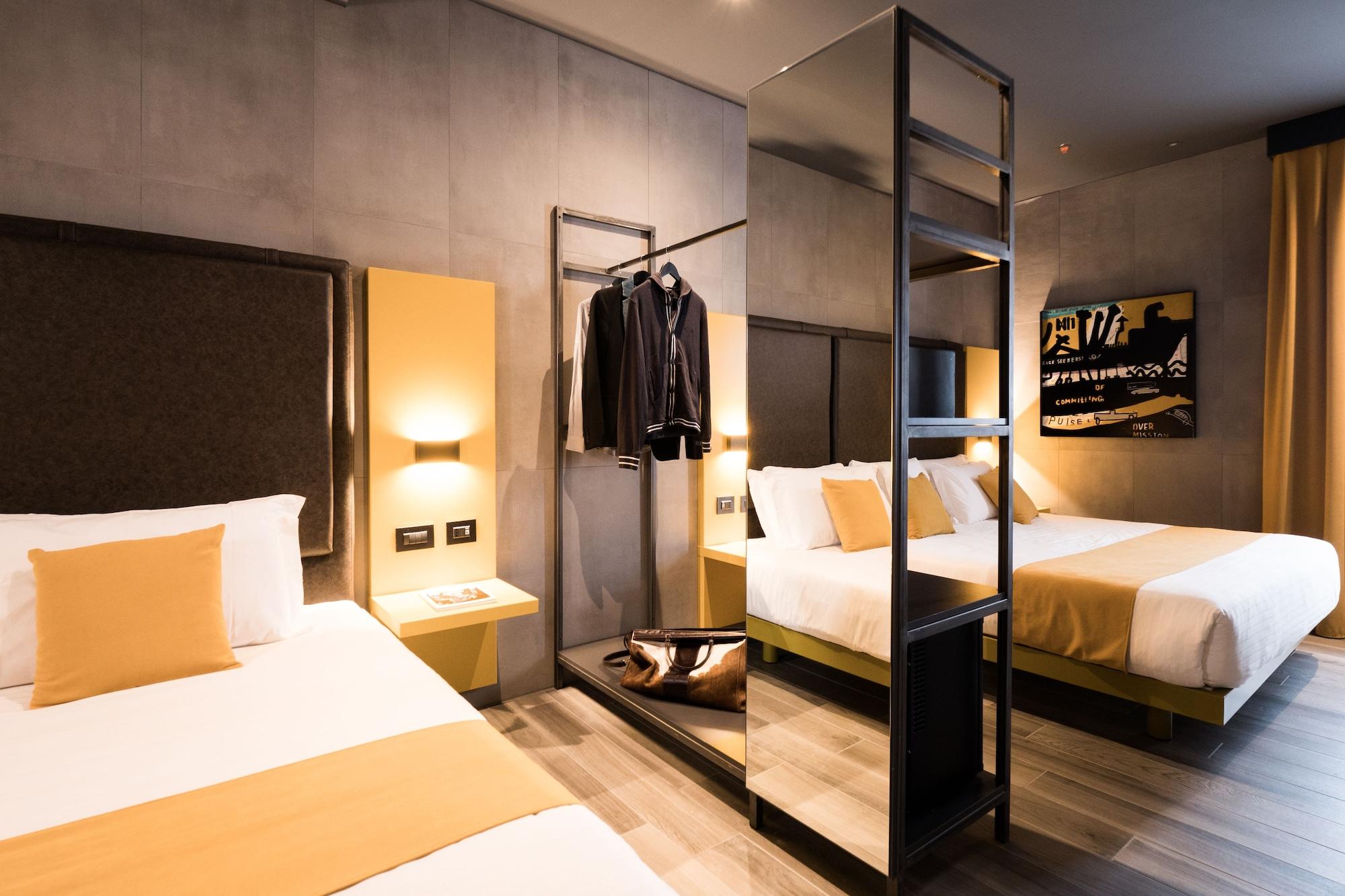 J24 Hotel Milano Esterno foto
