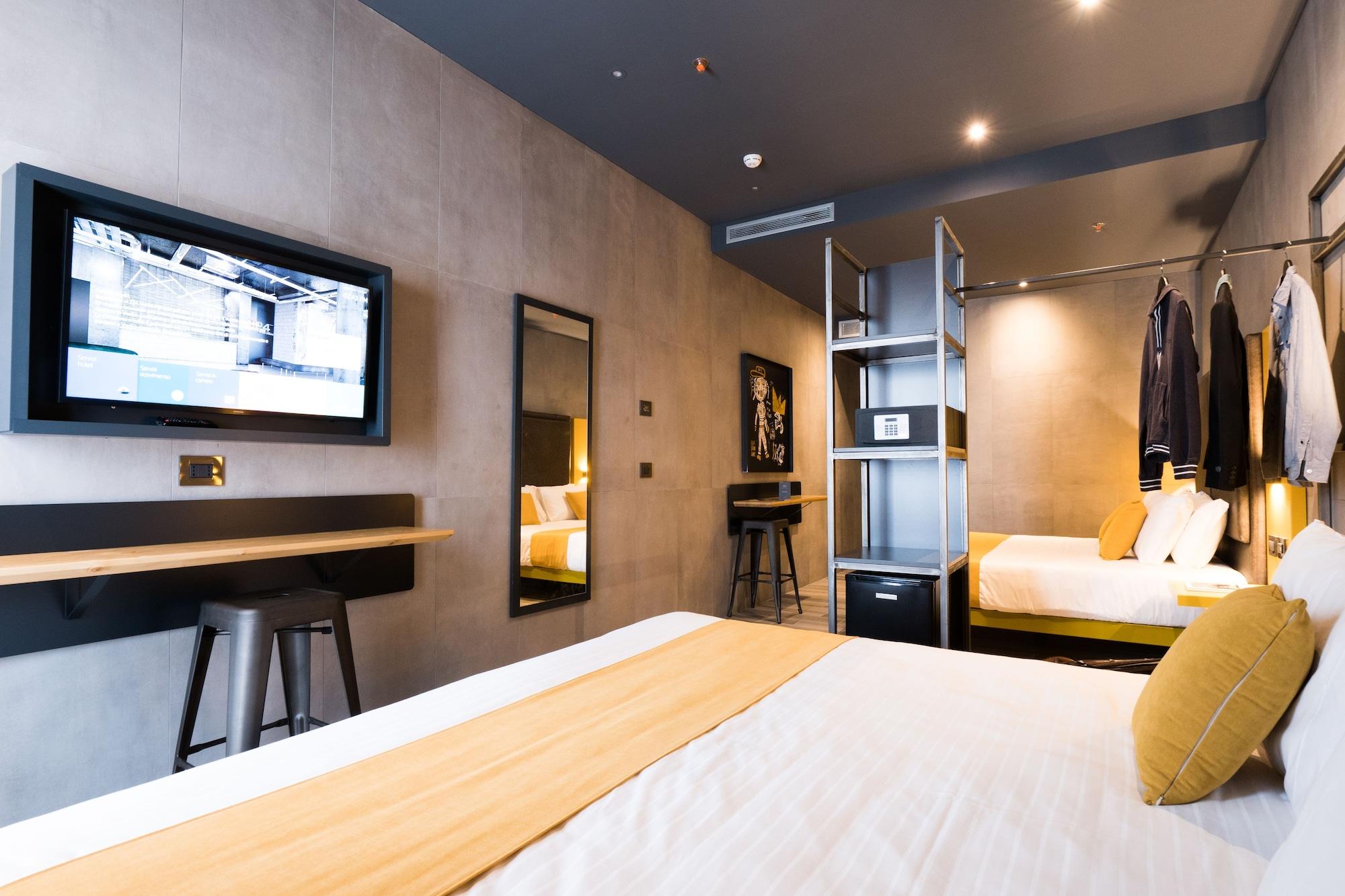 J24 Hotel Milano Esterno foto