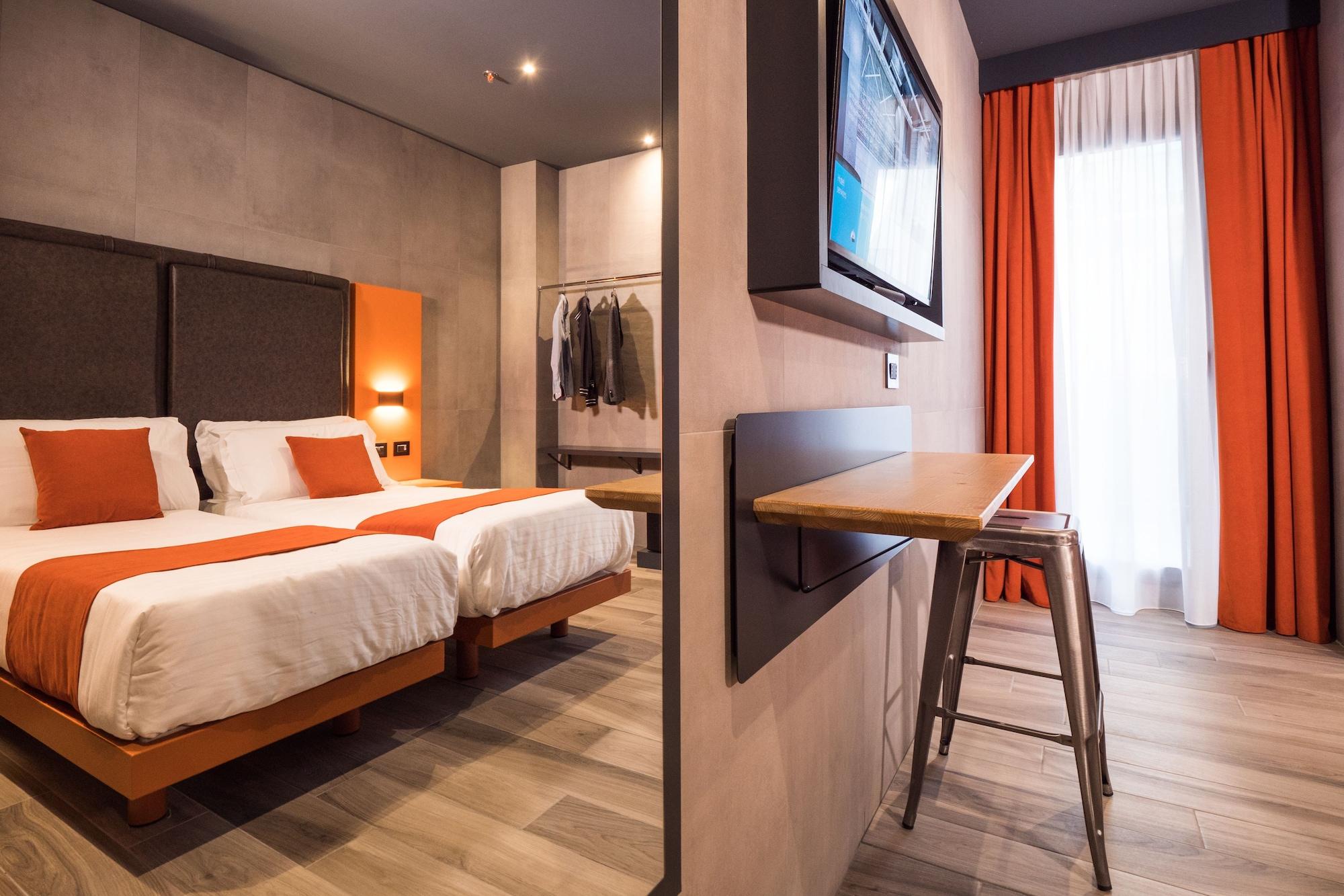 J24 Hotel Milano Esterno foto