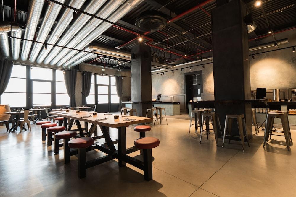 J24 Hotel Milano Esterno foto