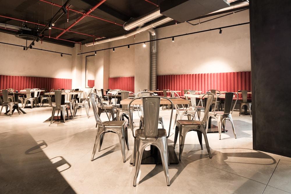 J24 Hotel Milano Esterno foto