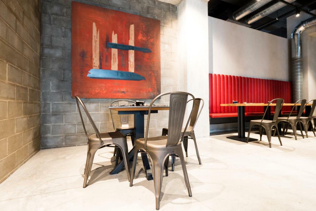 J24 Hotel Milano Esterno foto