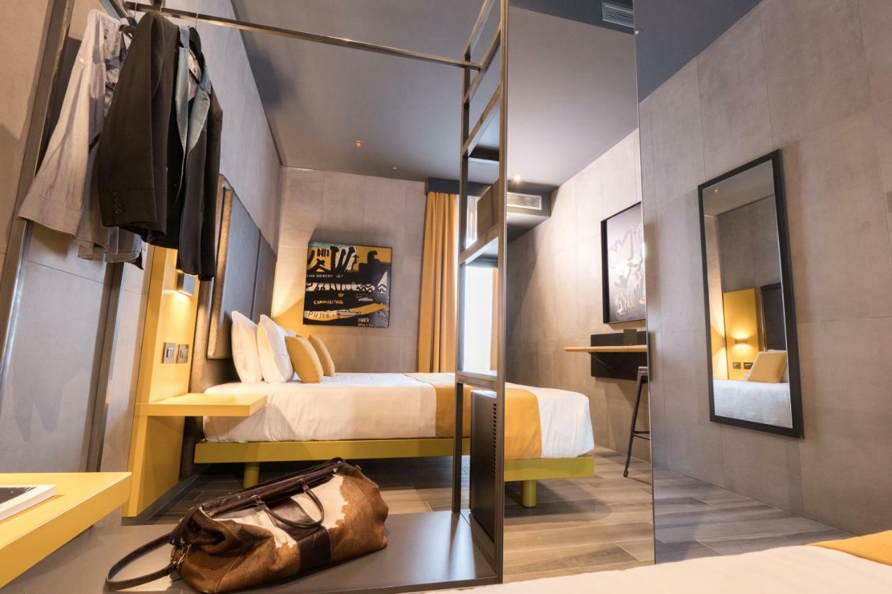 J24 Hotel Milano Esterno foto