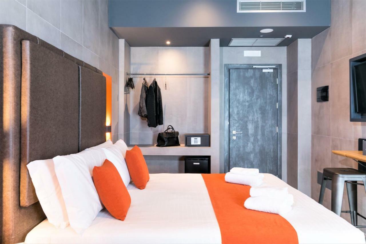 J24 Hotel Milano Esterno foto