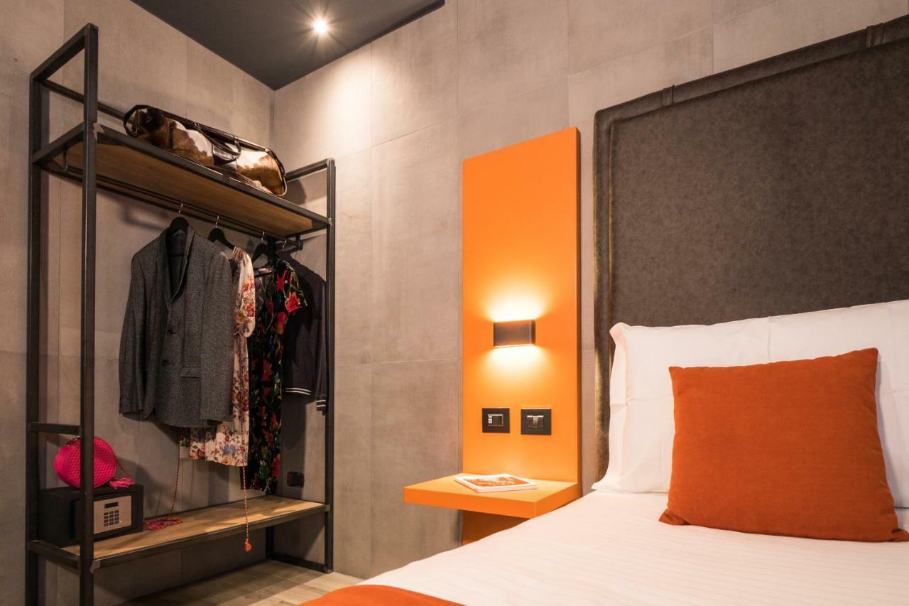 J24 Hotel Milano Esterno foto